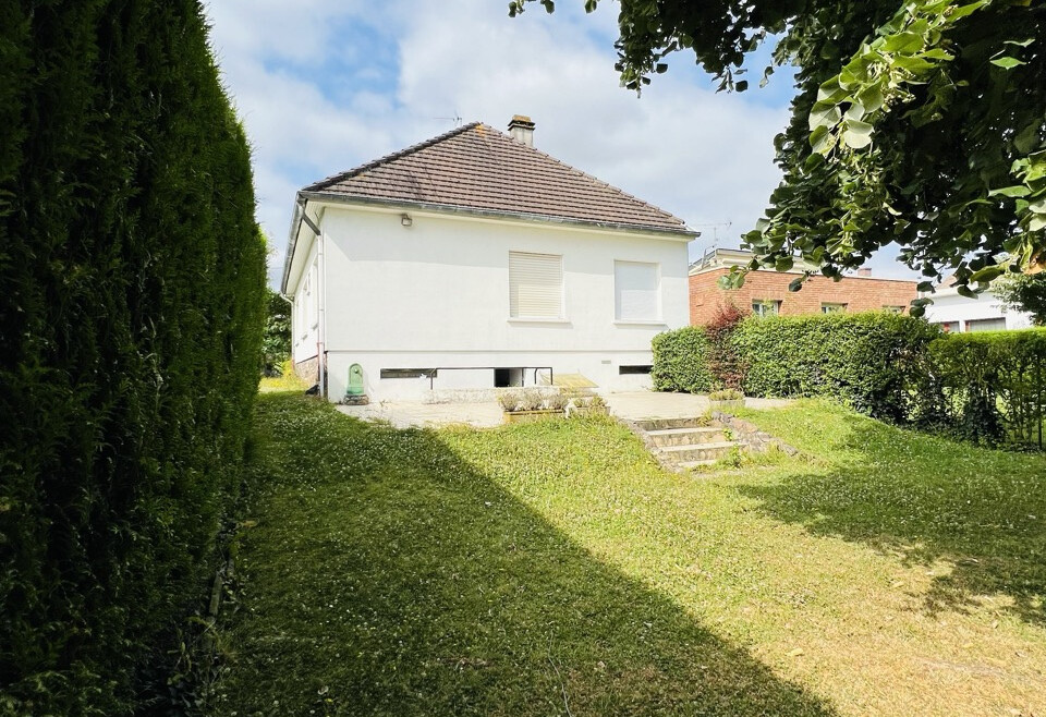 AMIENS SUD EST – PAVILLON INDIVIDUEL D’ENVIRON 140M2 AVEC JARDIN ET SOUS SOL COMPLET