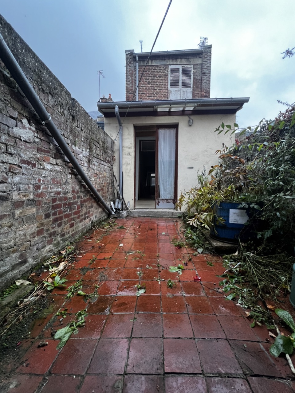 SAINT ROCH – MAISON AVEC EXTÉRIEUR À PROXIMITÉ DU CENTRE-VILLE