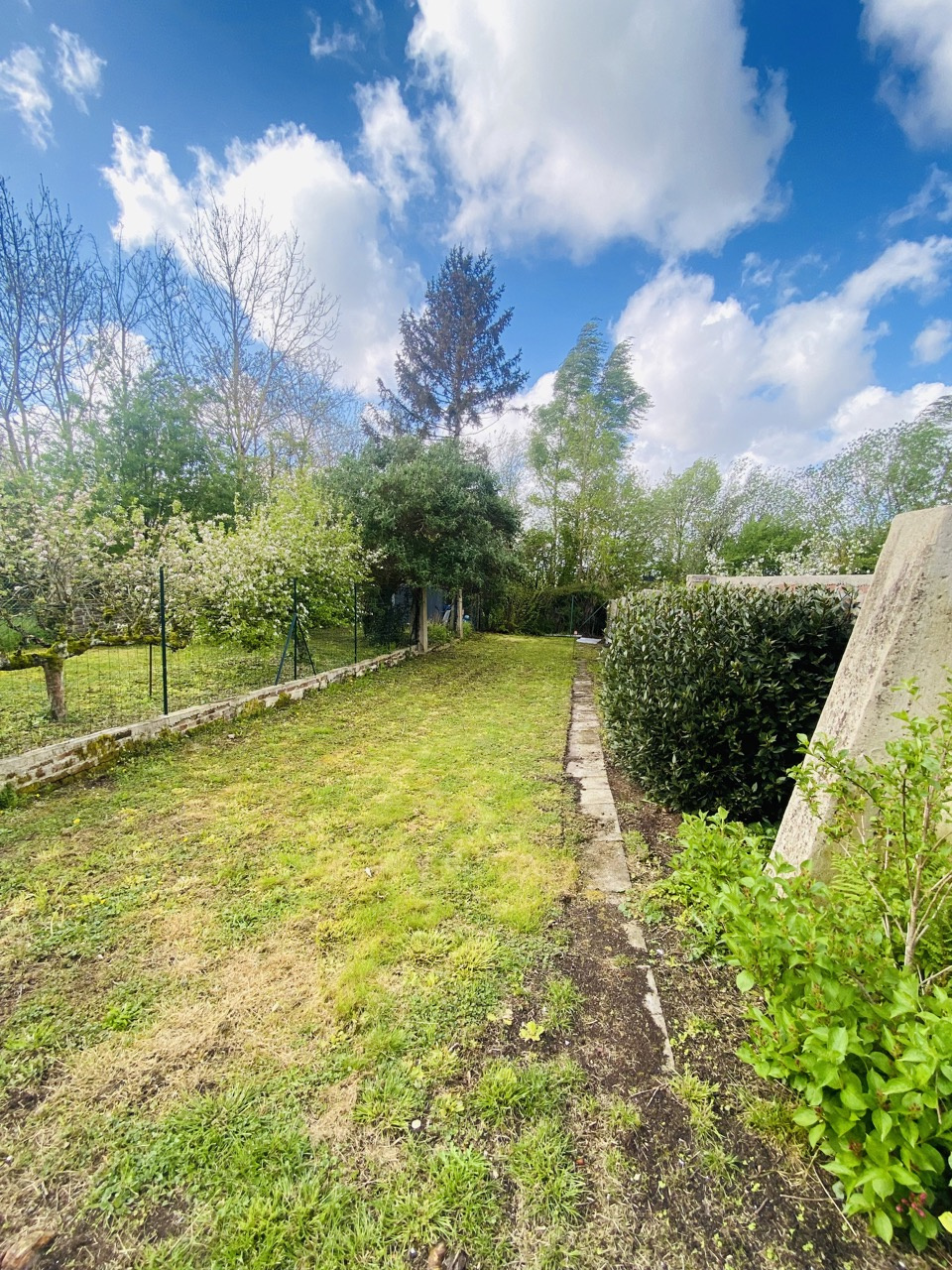 SAINT HONORÉ-  MAISON D’ENVIRON 102M2 AVEC JARDIN ET TERRASSE