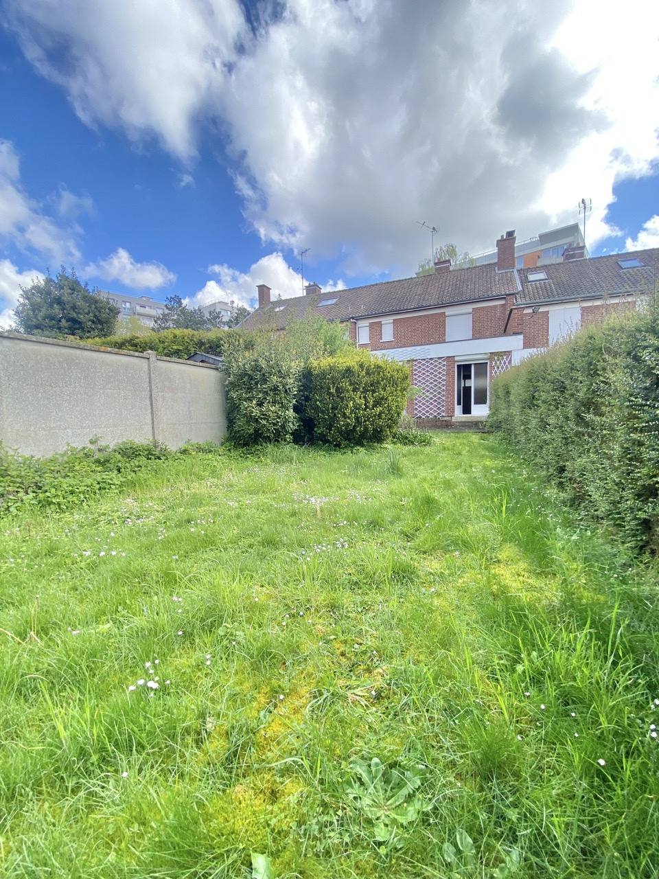 AMIENS SAINT PIERRE – MAISON D’ENVIRON 85M2 AVEC JARDIN ET GARAGE