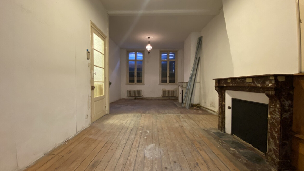 SAINT HONORÉ – IMMEUBLE DE RAPPORT D’ENVIRON 130M2 COMPRENANT 3 APPARTEMENTS