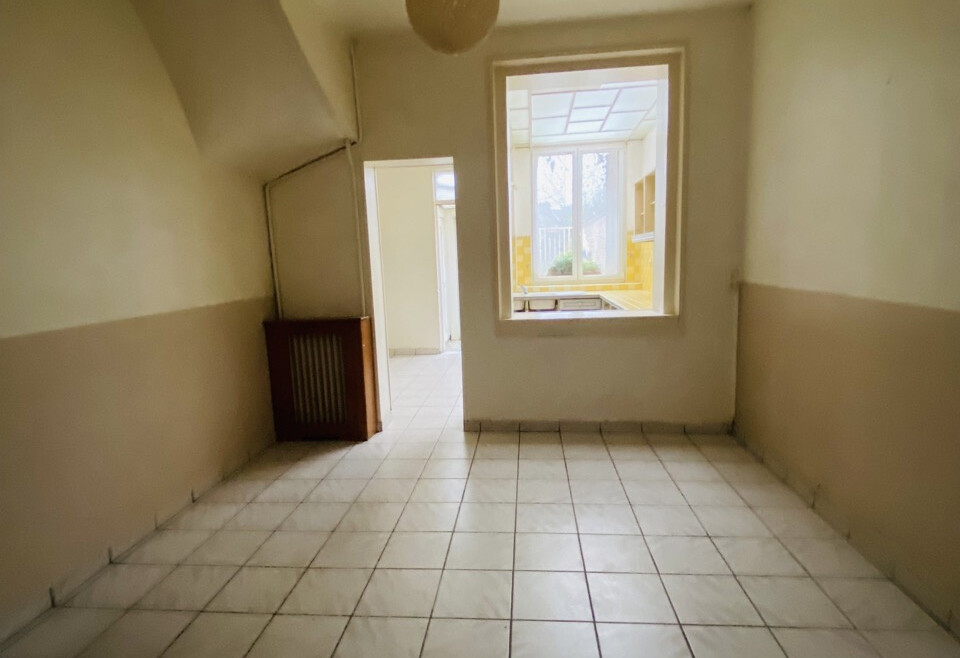 SAINT PIERRE – MAISON 3 CHAMBRES À RÉNOVER D’ENVIRON 91M2 AVEC COUR