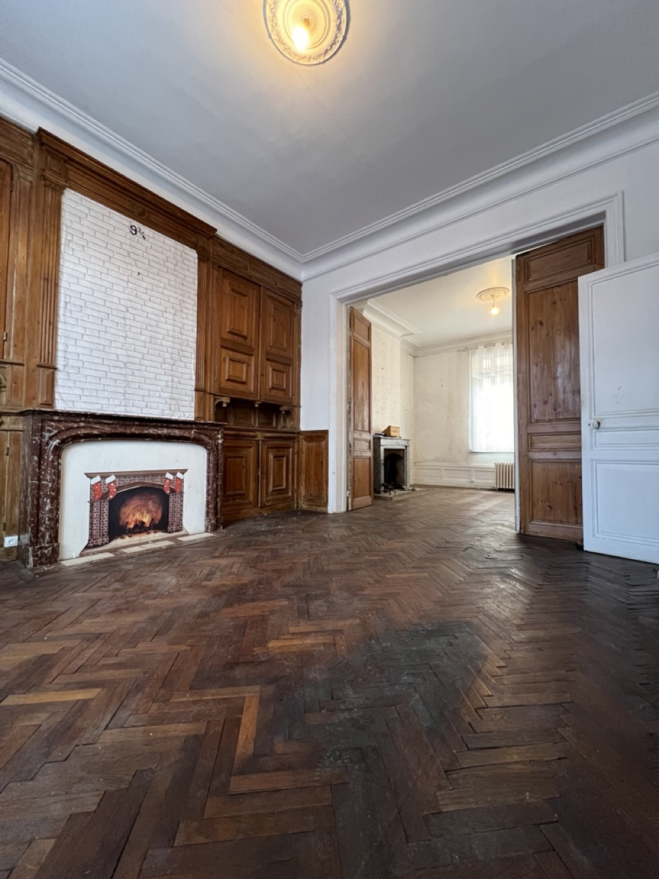 BAS SAINT-FUSCIEN – MAISON DE CARACTERE D’ENVIRON 321M2 AVEC COUR