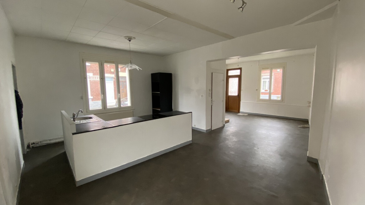 QUARTIER SAINT PIERRE – MAISON D’ENVIRON 110M2 AVEC COUR ET GARAGE