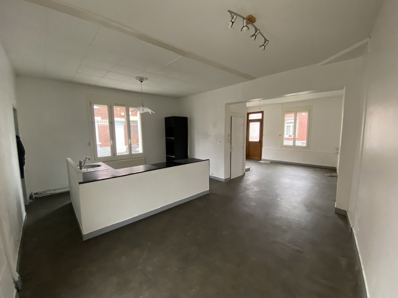 QUARTIER SAINT PIERRE – MAISON D’ENVIRON 110M2  AVEC COUR ET GARAGE