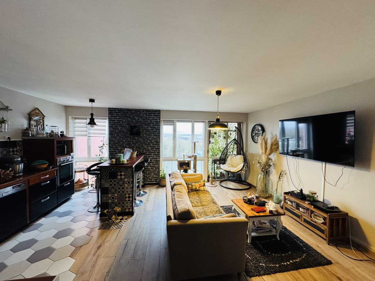 SAINT PIERRE- APPARTEMENT DE TYPE 3 ENTIÈREMENT RÉNOVÉ AVEC BALCON, CAVE ET STATIONNEMENT