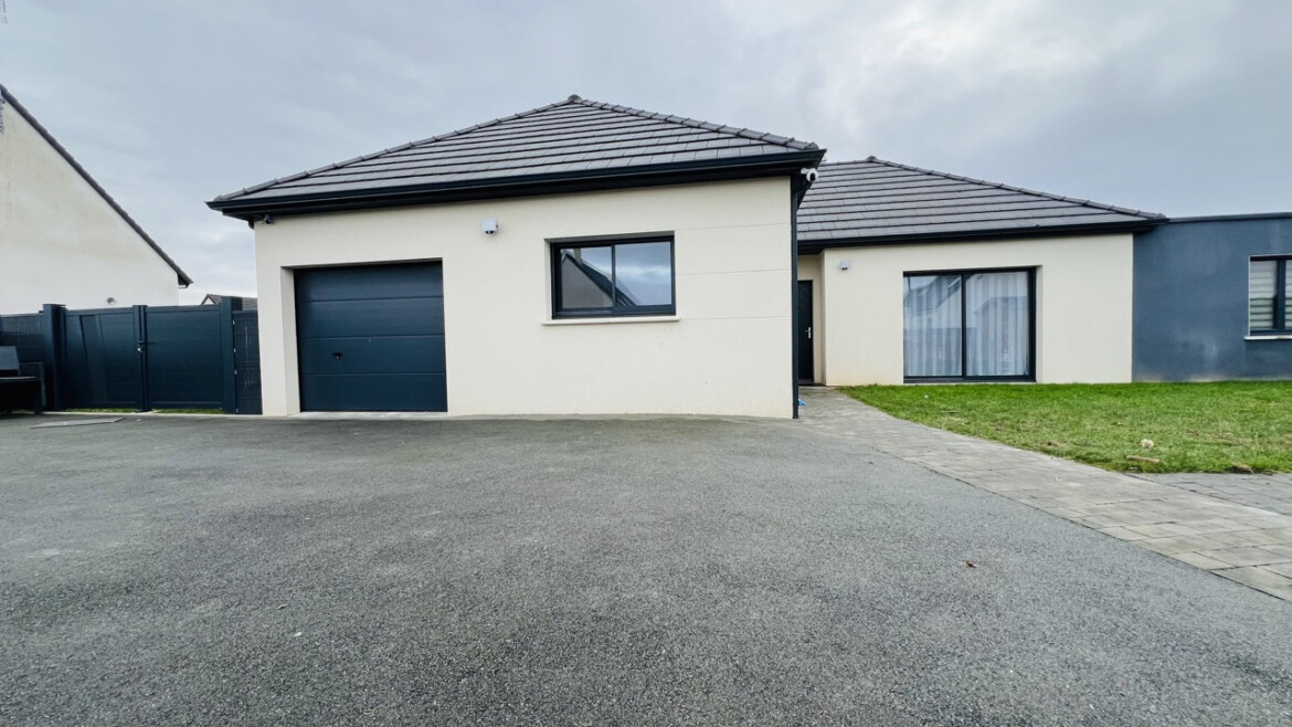 PROXIMITÉ AMIENS – PAVILLON RÉCENT D’ENVIRON 170M2 AVEC GARAGE ET JARDIN EXPOSÉ SUD