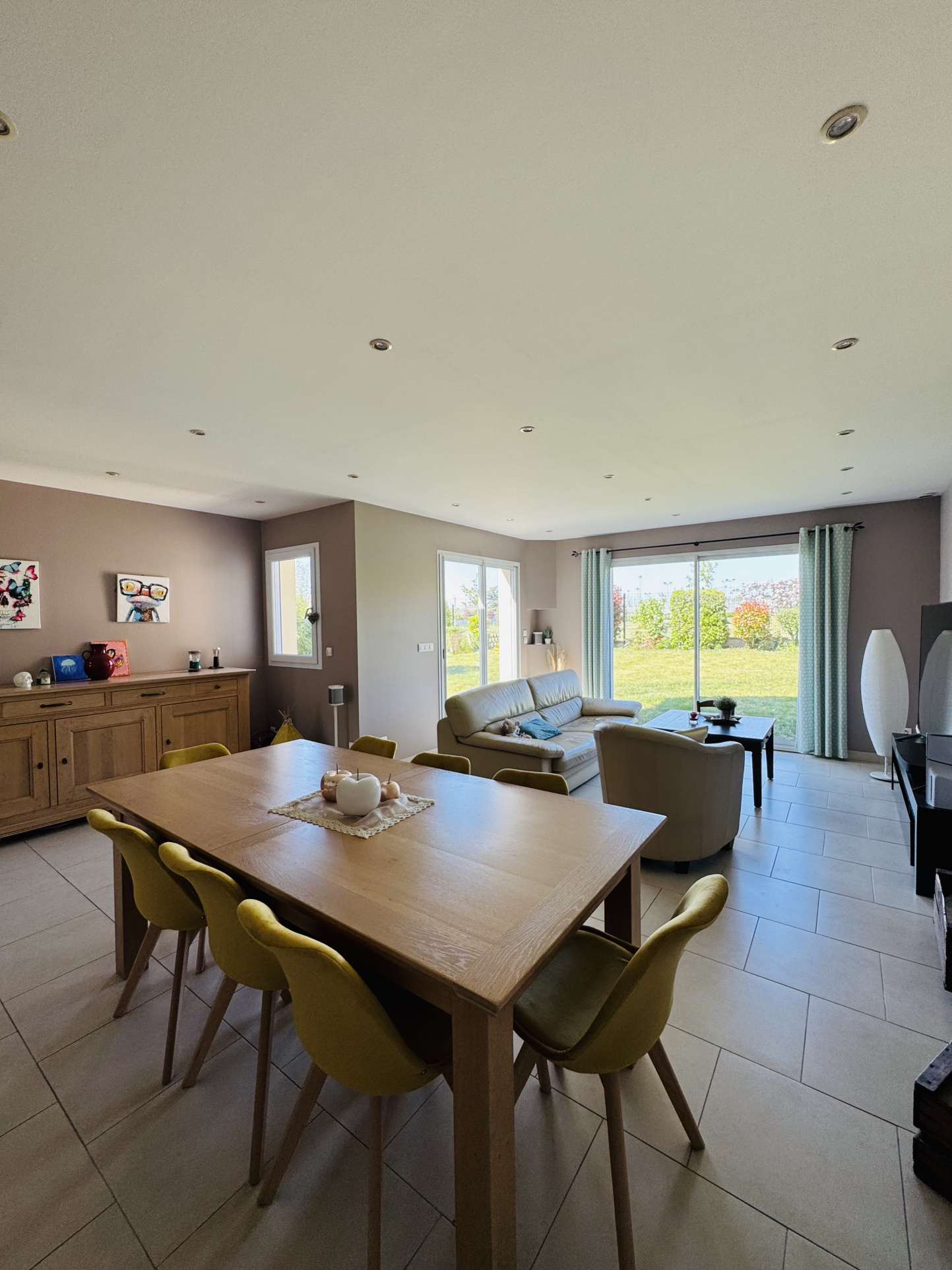 PROXIMITÉ AMIENS – PAVILLON INDIVIDUEL RÉCENT D’ENVIRON 170M2 AVEC JARDIN ET DOUBLE GARAGE EN SOUS-SOL COMPLET