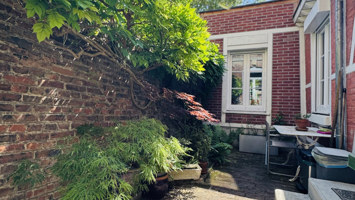 SAINTE ANNE – MAISON 120M2 PROXIMITÉ GARE AVEC JARDINET ET PATIO
