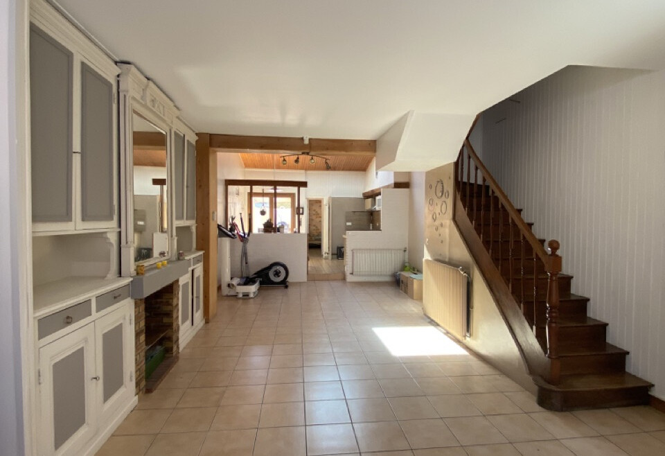 AMIENS SAINT ACHEUL – MAISON EN RETRAIT DE RUE D’ENVIRON 115M2 AVEC JARDIN