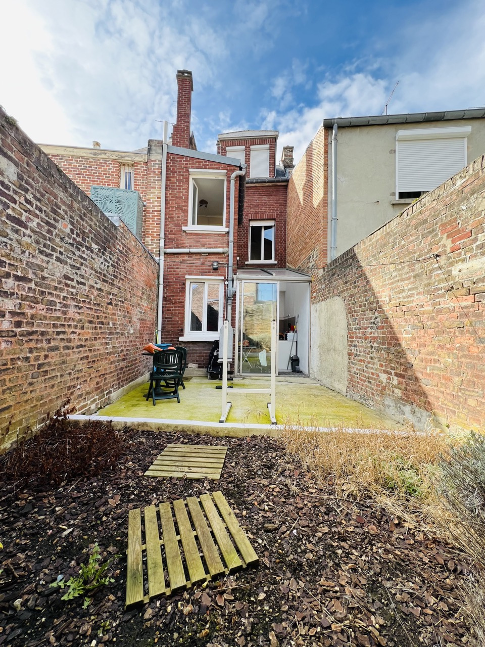 PROCHE PARC SAINT-PIERRE – IMMEUBLE D’ENVIRON COMPRENANT 5 LOGEMENTS AVEC COMPTEURS INDIVIDUELS